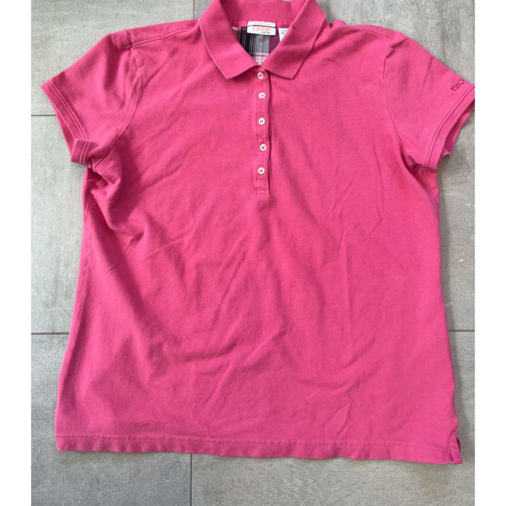 Izod Raspberry pink polo! 🌸 short sleeve 5 button placket. Cotton & spandex